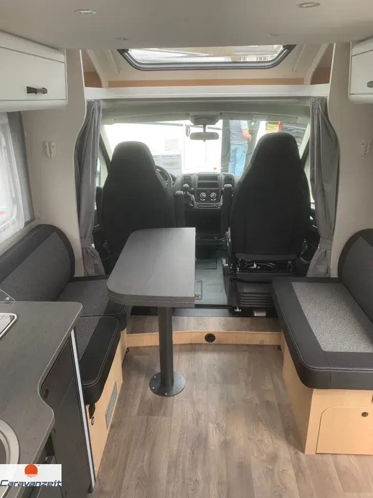 Fahrzeugbild Sunlight T 68C Hubbett+Face2Face Sitzgruppe* #6