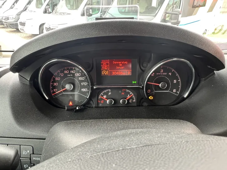 Fahrzeugbild Weinsberg CaraHome 600 DKG AUTOMATIK Vermittlungsverkauf #31