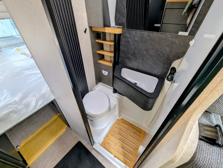 Fahrzeugbild Hymer Camper Van Redwood 601 Ausstattungslinie Trail #13