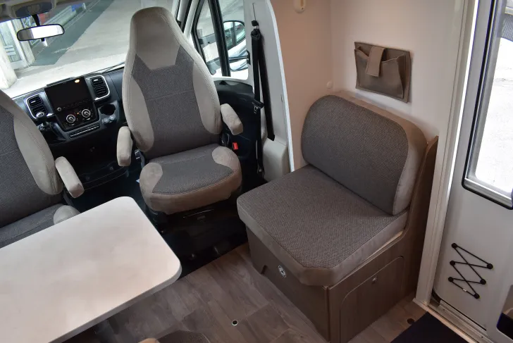 Fahrzeugbild Carado T 328 Hubbett, Klima, Navi, ab Nov. #5