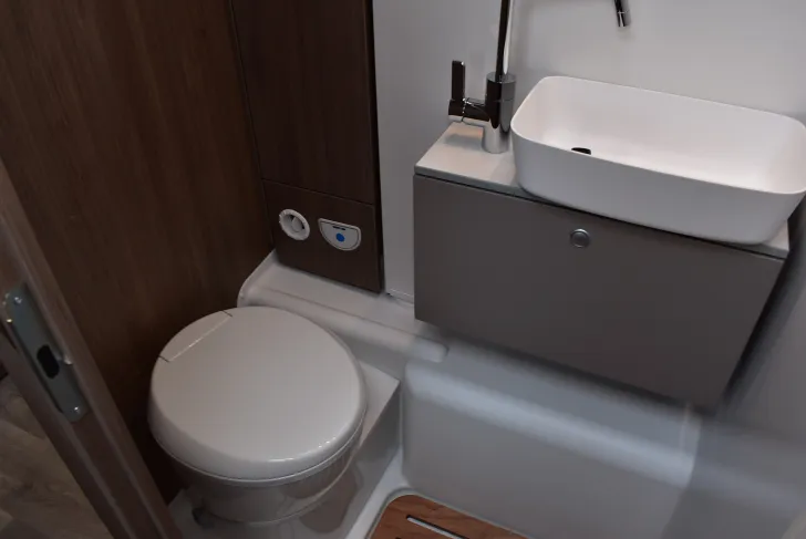 Fahrzeugbild Carado T 328 Hubbett, Klima, Navi, ab Nov. #36