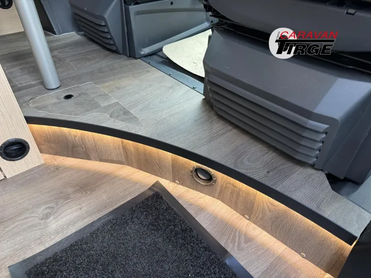 Fahrzeugbild Sunlight Adventure Cliff 602 #13