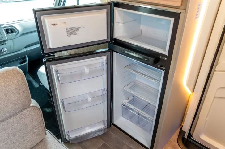 Fahrzeugbild Ahorn Camp Canada AD *AHK*SAT*TV*Solar*Kamera*Markise* #17