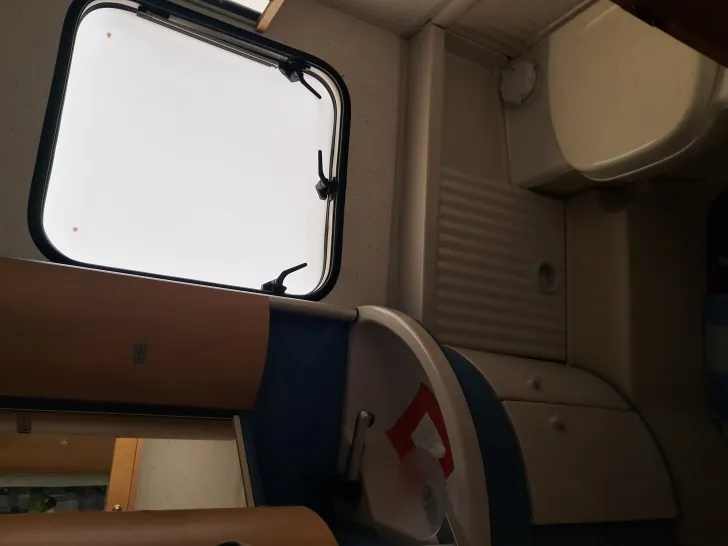 Fahrzeugbild Bürstner Ventana 450 TK Gebraucht #8