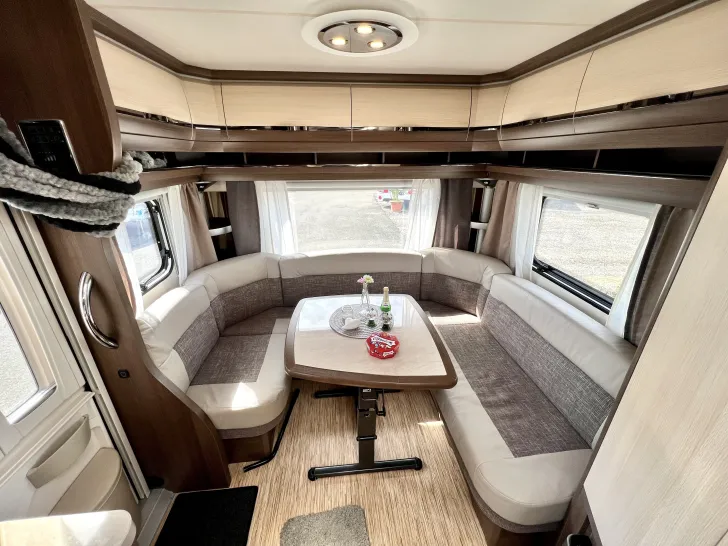 Fahrzeugbild Hobby Prestige 495 UL mit Mover+Markise+Vorzelt #8