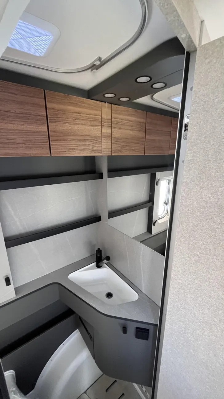 Fahrzeugbild Hymer Eriba Nova 470 #9