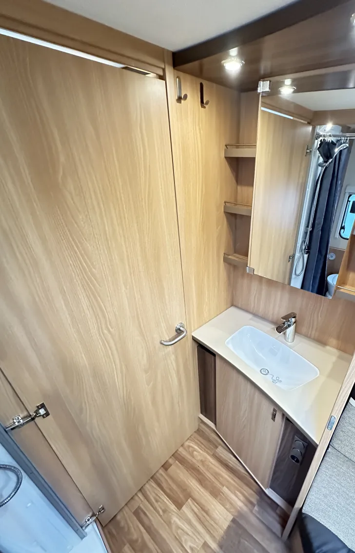 Fahrzeugbild Tabbert Da Vinci 700 KD Rangierhilfe #19