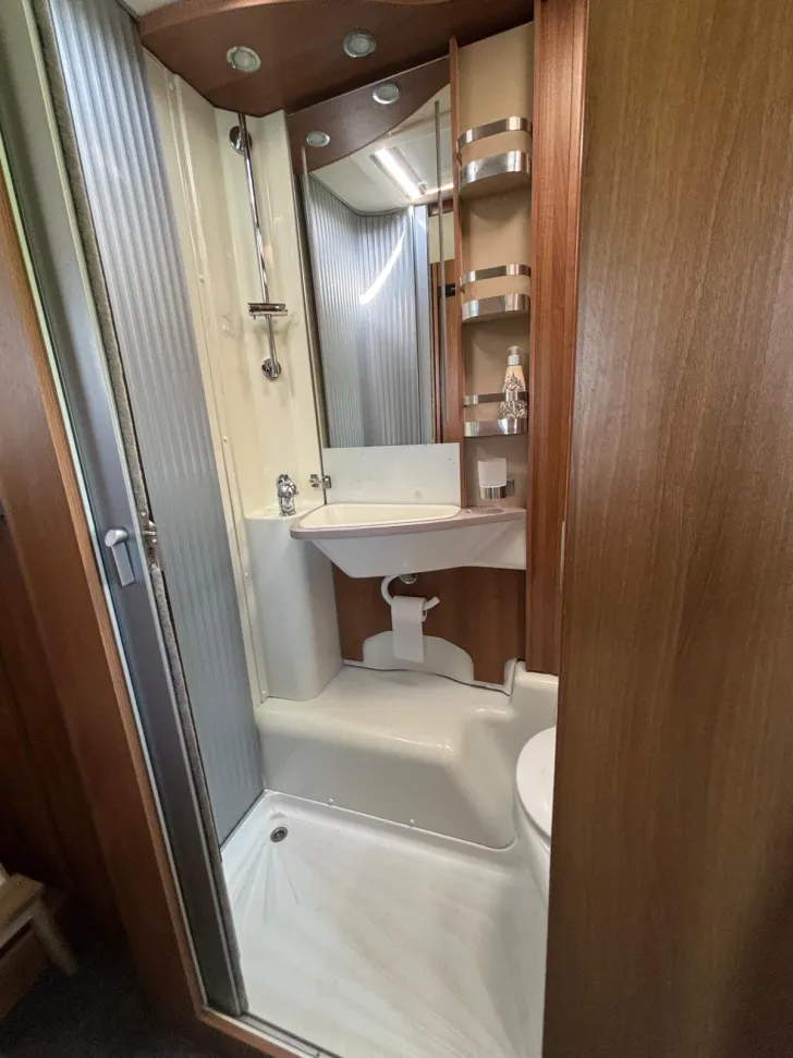 Fahrzeugbild Knaus V-Liner 650MG #9