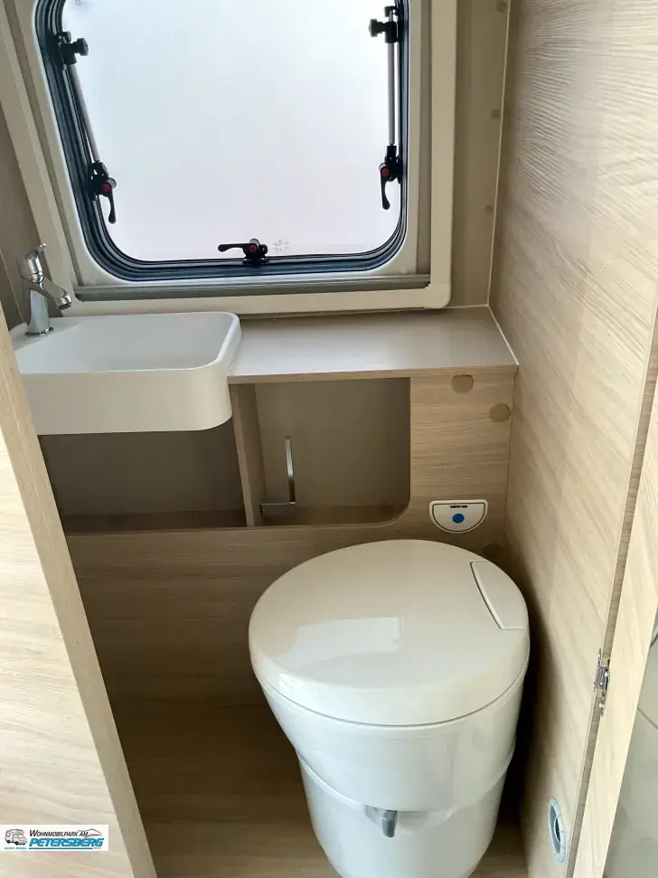 Fahrzeugbild Forster V 599 VB5 Flip mit Aufstelldach #11