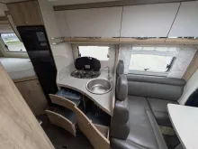 Fahrzeugbild Eura Mobil Profila T 696 EB 170PS/Autom/Klima/Navi/Alu/4,5t #13