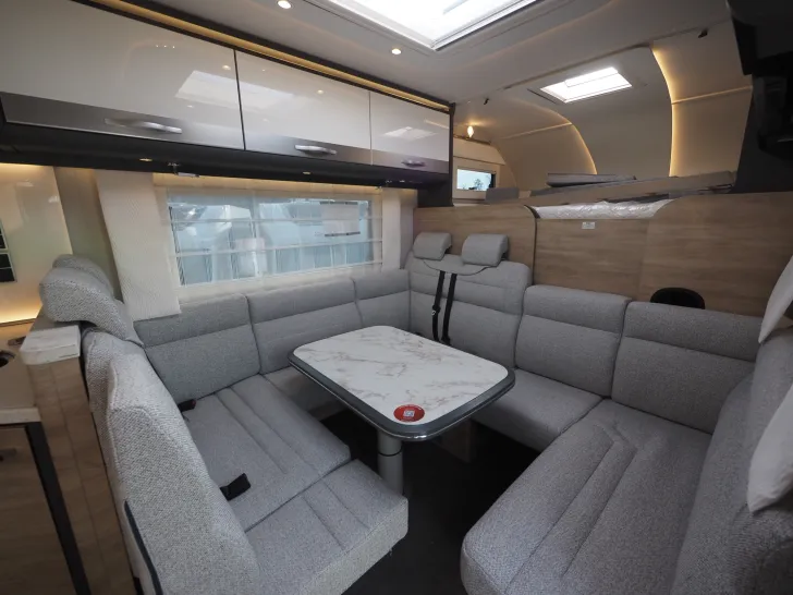 Fahrzeugbild Dethleffs Globetrotter XXL A 9000, 2xTV, Batt., Zerhacker #10
