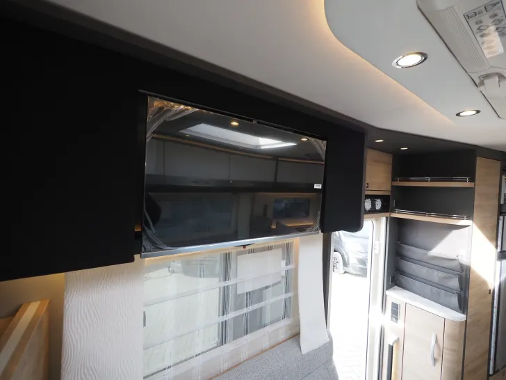 Fahrzeugbild Dethleffs Globetrotter XXL A 9000, 2xTV, Batt., Zerhacker #12