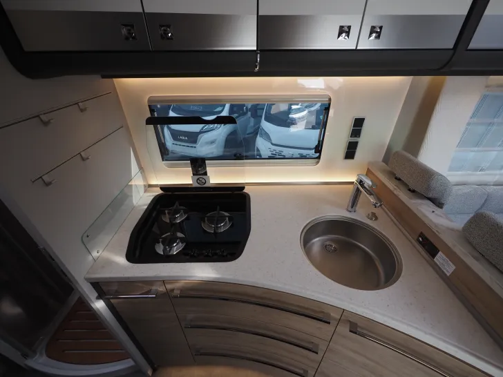 Fahrzeugbild Dethleffs Globetrotter XXL A 9000, 2xTV, Batt., Zerhacker #14