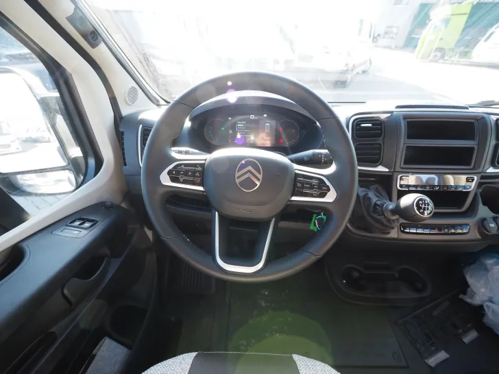 Fahrzeugbild Pössl Roadcruiser Revolution, el. Hubbett + Längsbett #5