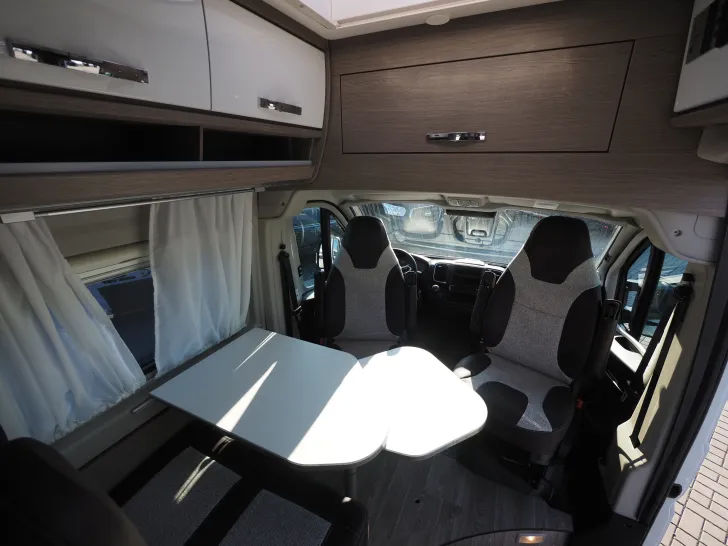 Fahrzeugbild Pössl Roadcruiser Revolution, el. Hubbett + Längsbett #7