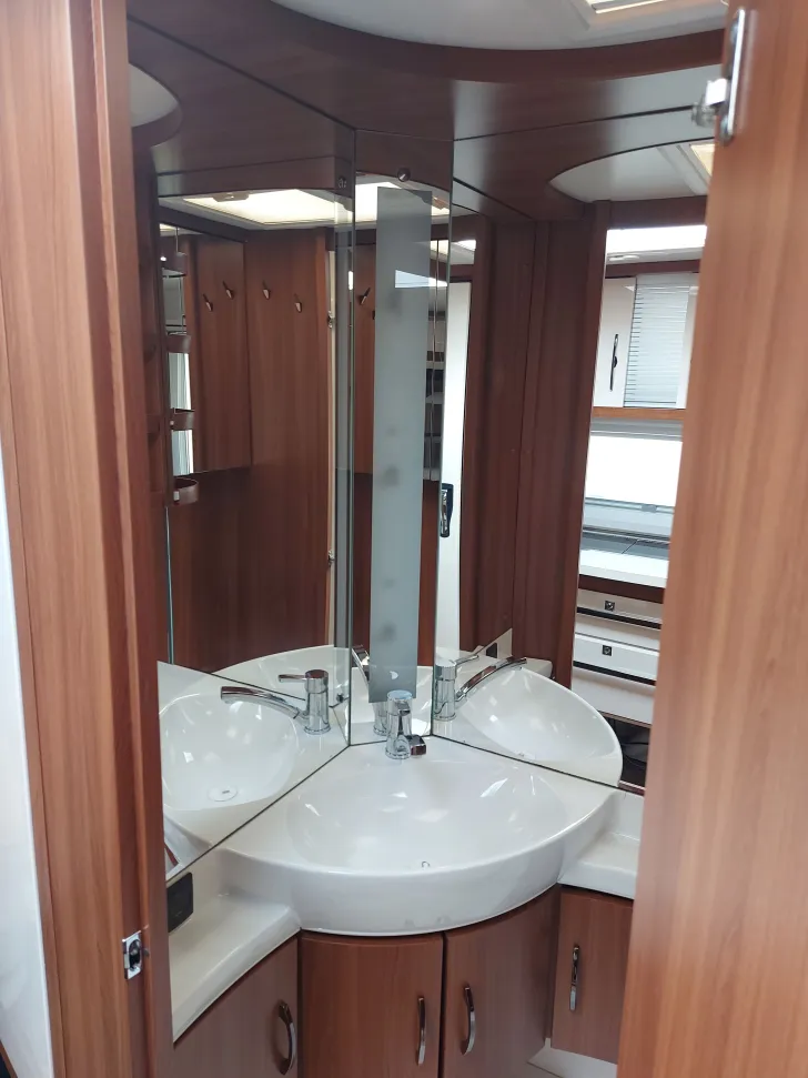 Fahrzeugbild Hobby Excellent 495 UL Sehr gepflegt #4