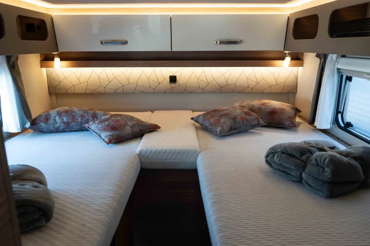 Fahrzeugbild Weinsberg CaraCore 700 MEG Dachklima | Aguti-Sitze #12