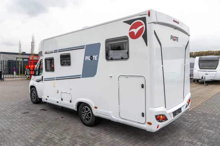 Fahrzeugbild Pilote P 690 GJ Evidence *SAT*Solar*Lithium*Automatik* #3
