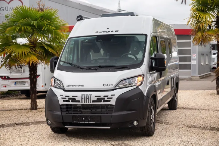 Fahrzeugbild Sunlight Adventure Cliff 601 4 Betten ohne Aufstelldach #3