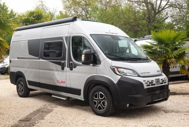 Fahrzeugbild Sunlight Adventure Cliff 601 4 Betten ohne Aufstelldach #4