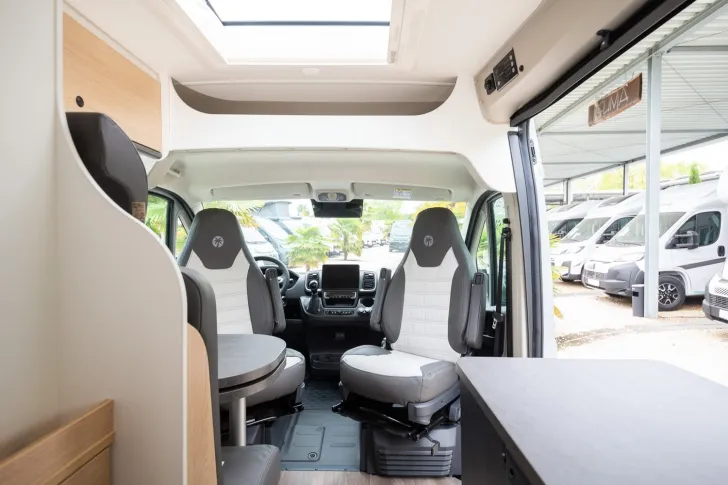 Fahrzeugbild Sunlight Adventure Cliff 601 4 Betten ohne Aufstelldach #14