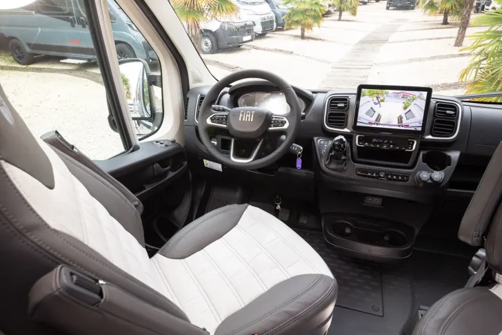 Fahrzeugbild Sunlight Adventure Cliff 601 4 Betten ohne Aufstelldach #16