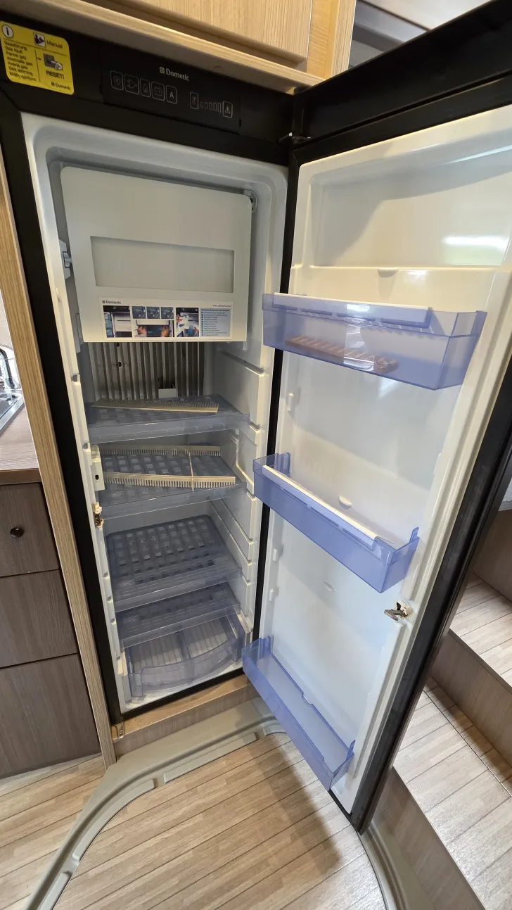 Fahrzeugbild Pössl D-Line Roadcruiser Elegance ...... mit Längsbetten #8