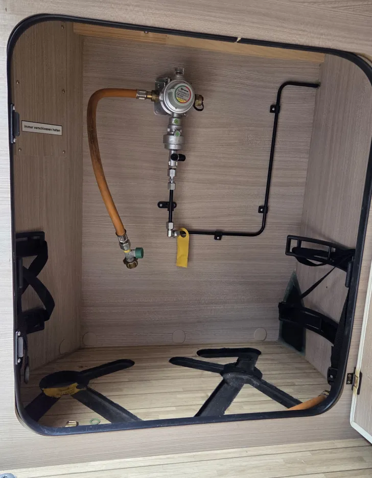 Fahrzeugbild Pössl D-Line Roadcruiser Elegance ...... mit Längsbetten #10