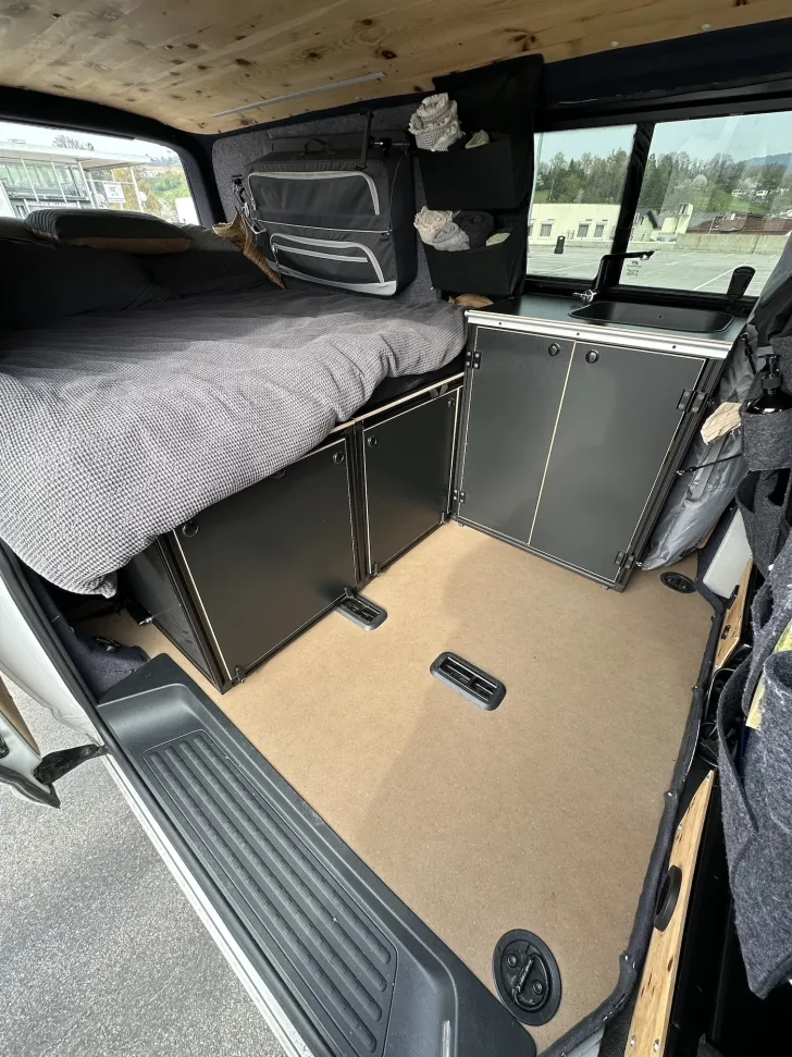 Fahrzeugbild VW Custom Bus T6.1 Camper LR - NOVA bezahlt #3