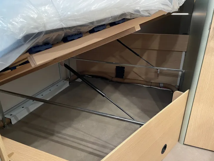 Fahrzeugbild LMC Style 582 K, MJ26, MARKISE, AUFLASTUNG #16