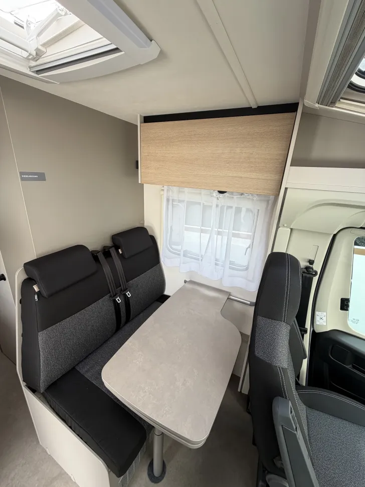 Fahrzeugbild LMC Tracer V 670 #7