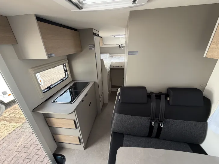 Fahrzeugbild LMC Tracer V 670 #9