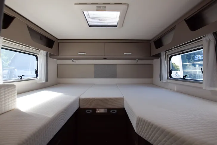 Fahrzeugbild Carado T448 pro+ *Hubbett* #22