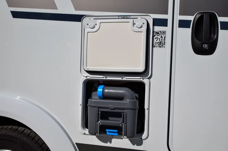 Fahrzeugbild Carado T448 pro+ *Hubbett* #30