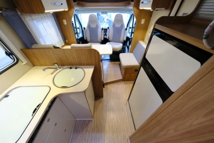 Fahrzeugbild Carado T 334/Festbett+Hubbett/Klima/Markise/Finanz. #9
