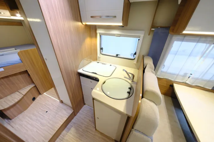 Fahrzeugbild Carado T 334/Festbett+Hubbett/Klima/Markise/Finanz. #13