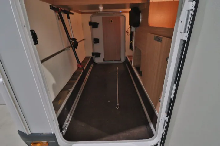 Fahrzeugbild Knaus SKY Wave 700 MEG/Einzelbetten+Hubbett/Garage #6