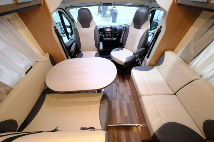 Fahrzeugbild Knaus SKY Wave 700 MEG/Einzelbetten+Hubbett/Garage #8