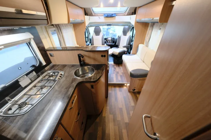 Fahrzeugbild Knaus SKY Wave 700 MEG/Einzelbetten+Hubbett/Garage #9