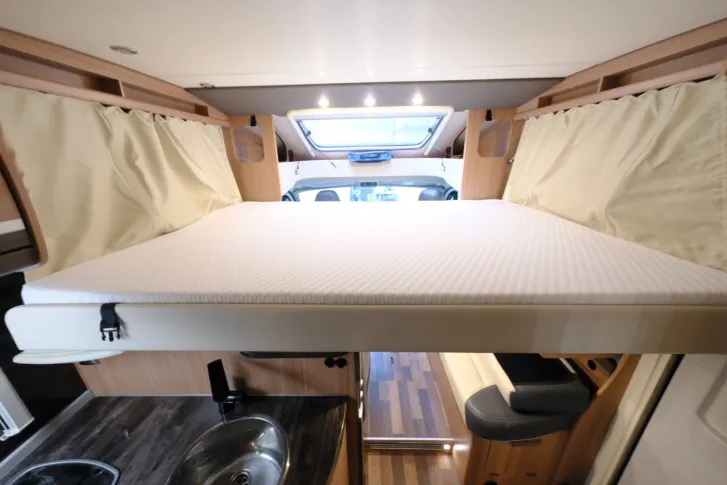 Fahrzeugbild Knaus SKY Wave 700 MEG/Einzelbetten+Hubbett/Garage #13