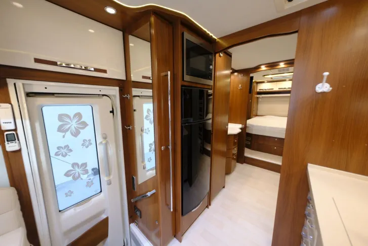Fahrzeugbild Morelo Palace 90 M/Automatik/Queensbett+Hubbett/3xKlima #16
