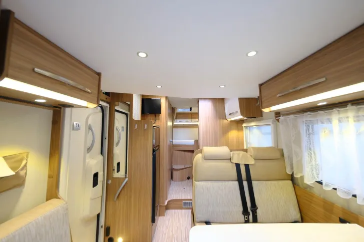 Fahrzeugbild Carado T 334/Festbett/Hubbett/Garage/Tempomat #10
