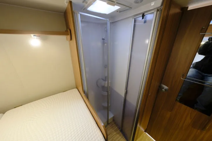 Fahrzeugbild Carado T 334/Festbett/Hubbett/Garage/Tempomat #16