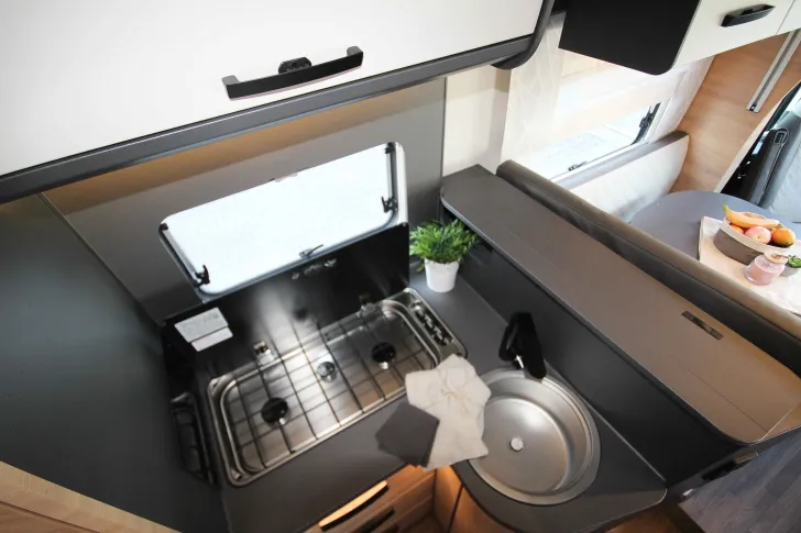 Fahrzeugbild Knaus L!VE WAVE 650 MF Platinum Selection Automatik | Rahmenfenster #9