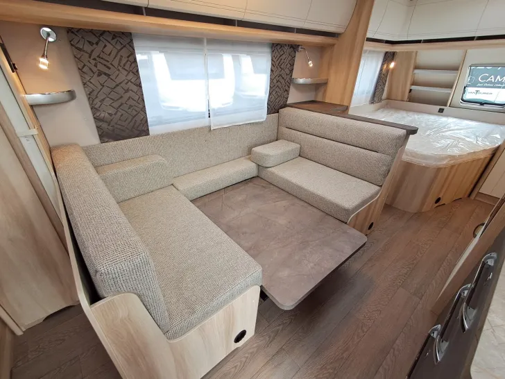 Fahrzeugbild Hobby De Luxe 560 KMFe *Mietwagen 2025* #11