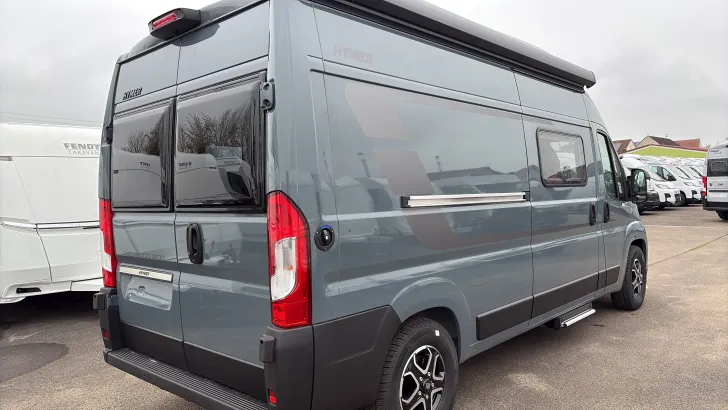 Schräg Hinten Hymer Camper Van Redwood 600 Sofort verfügbar