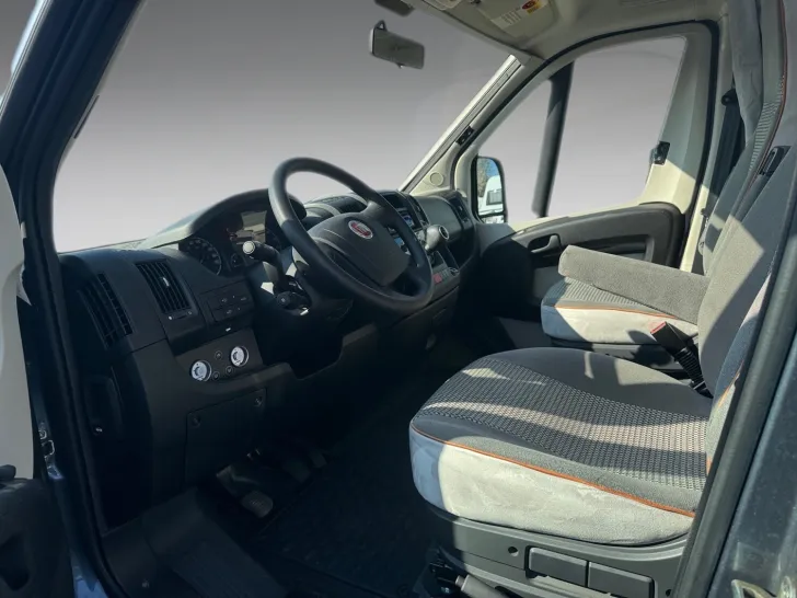 Fahrzeugbild Sunlight T 58 #7