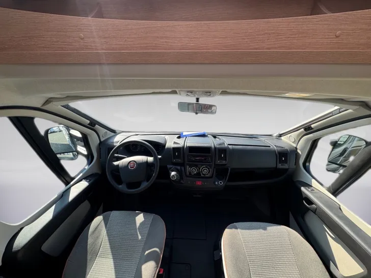 Fahrzeugbild Sunlight T 58 #10