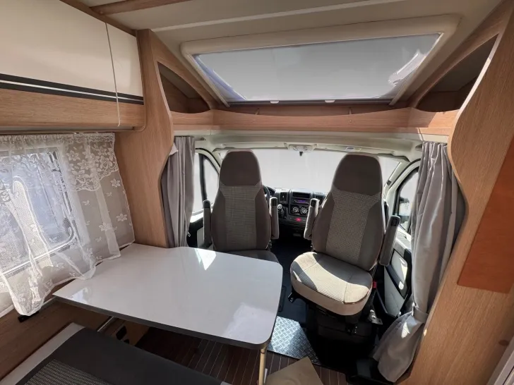 Fahrzeugbild Sunlight T 58 #11