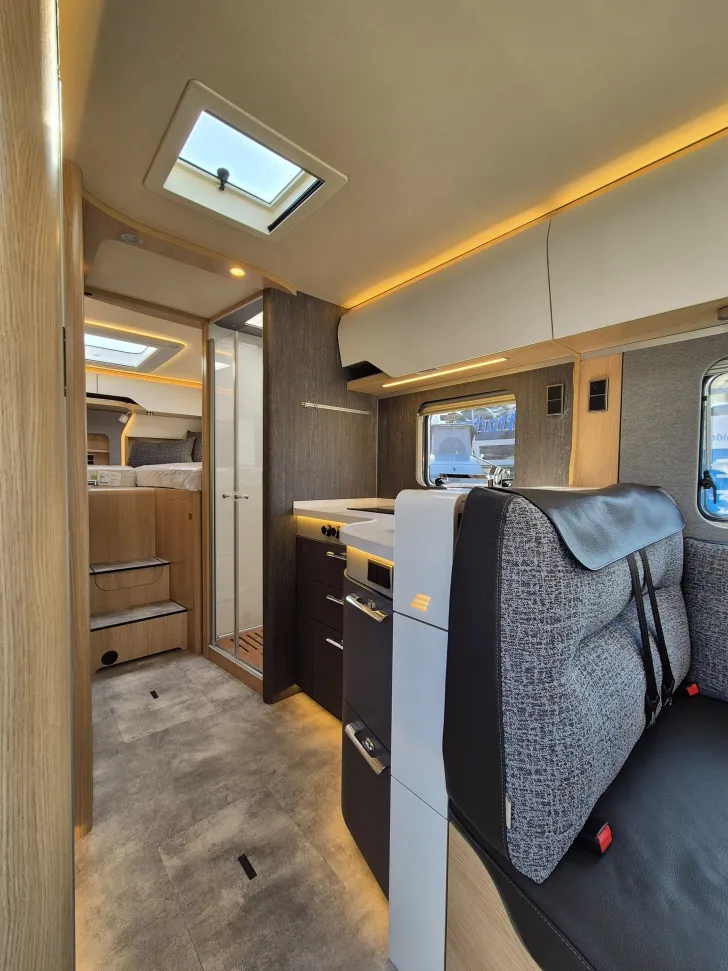 Fahrzeugbild Hymer B-ML I 780 BlackLine *Hubstützen*Ohne Hubbett* #10